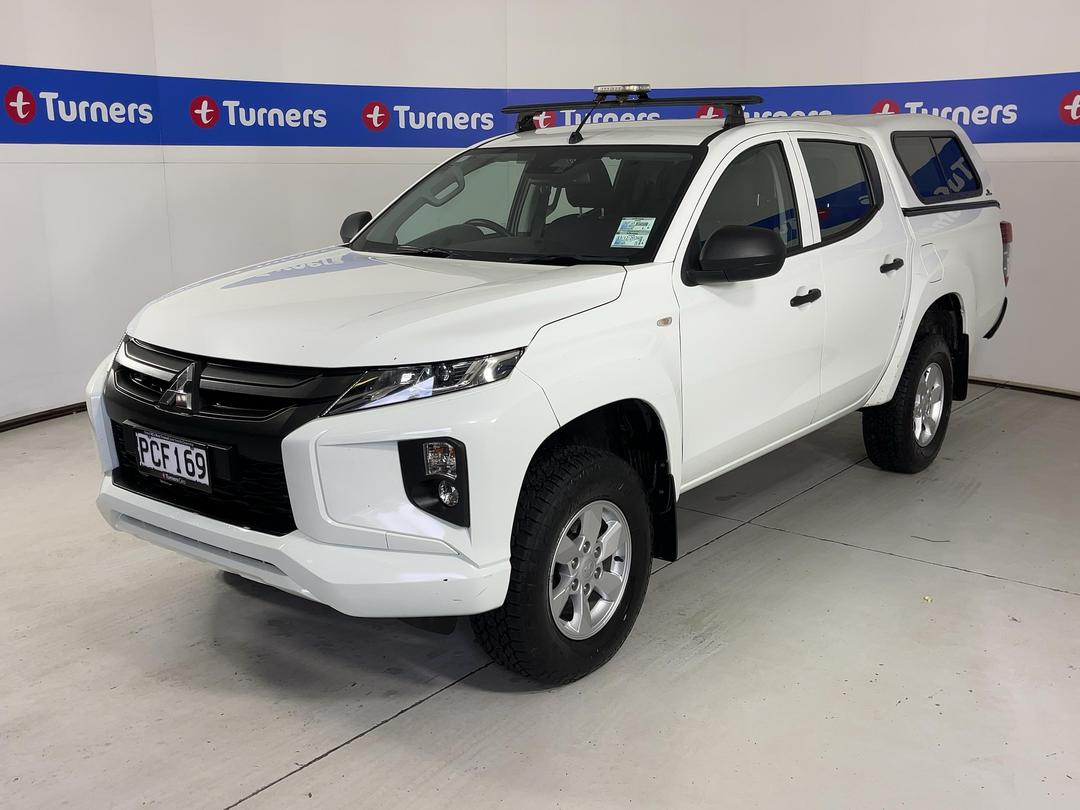 Photo '4' of Mitsubishi Triton