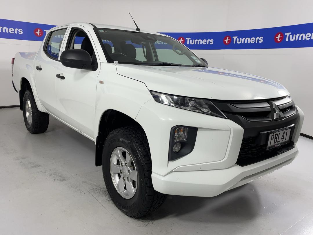 Photo '1' of Mitsubishi Triton