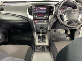 Photo '17' of Mitsubishi Triton