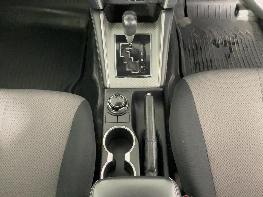 Photo '18' of Mitsubishi Triton