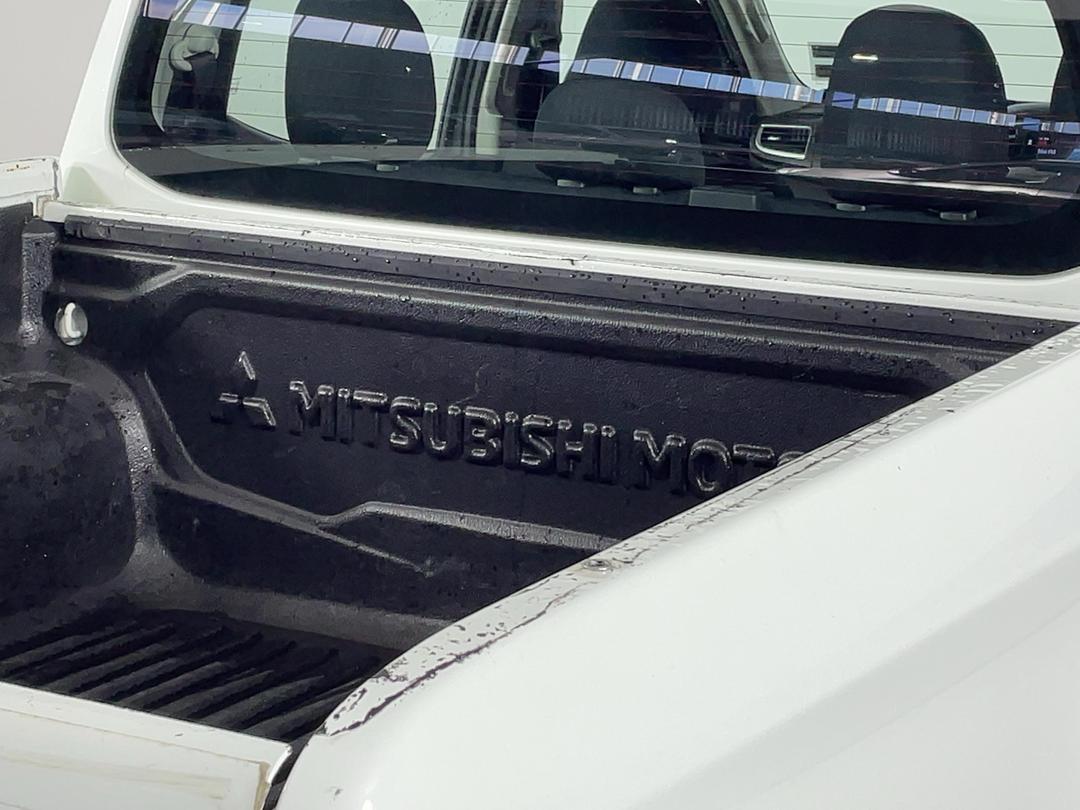 Photo '31' of Mitsubishi Triton