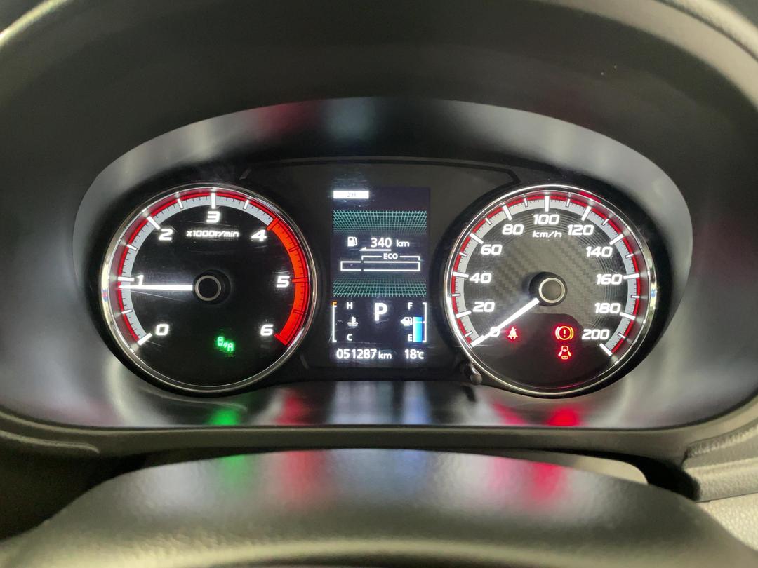 Photo '21' of Mitsubishi Triton