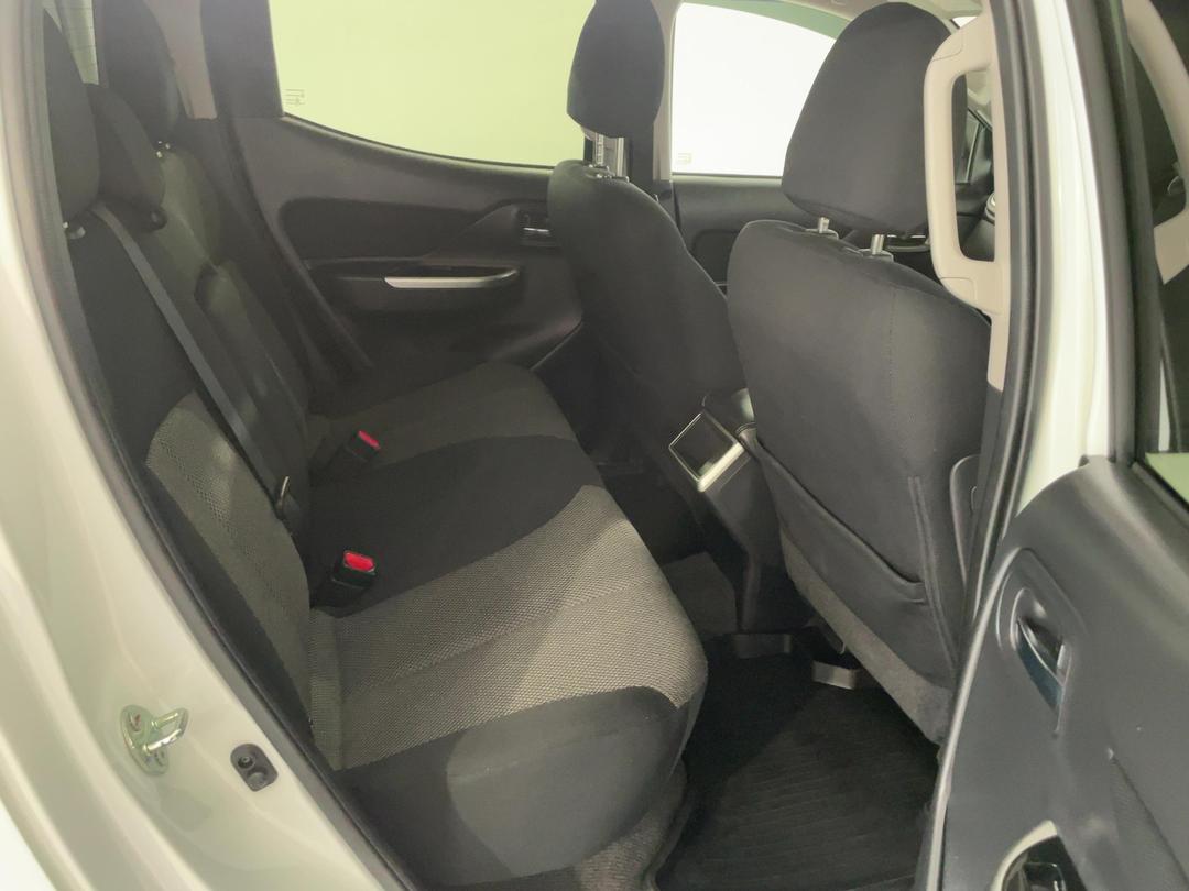 Photo '20' of Mitsubishi Triton