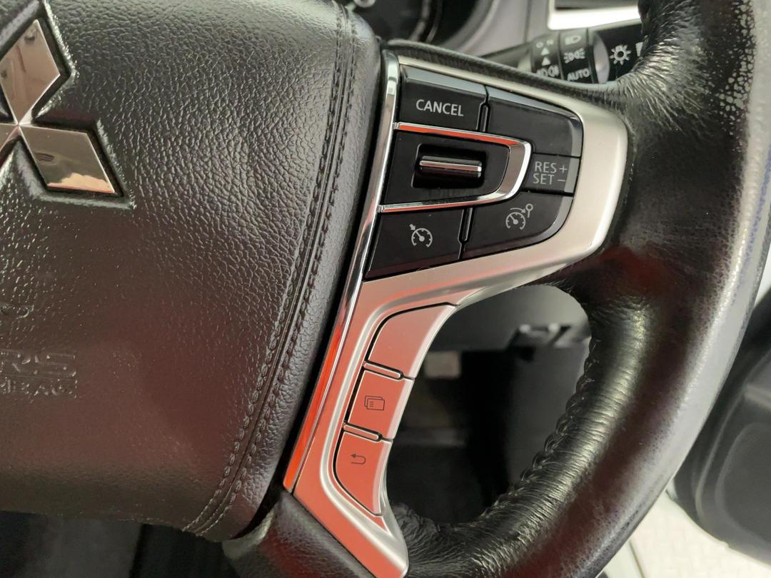 Photo '26' of Mitsubishi Triton