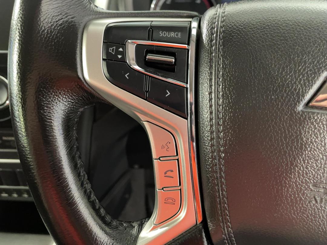 Photo '27' of Mitsubishi Triton