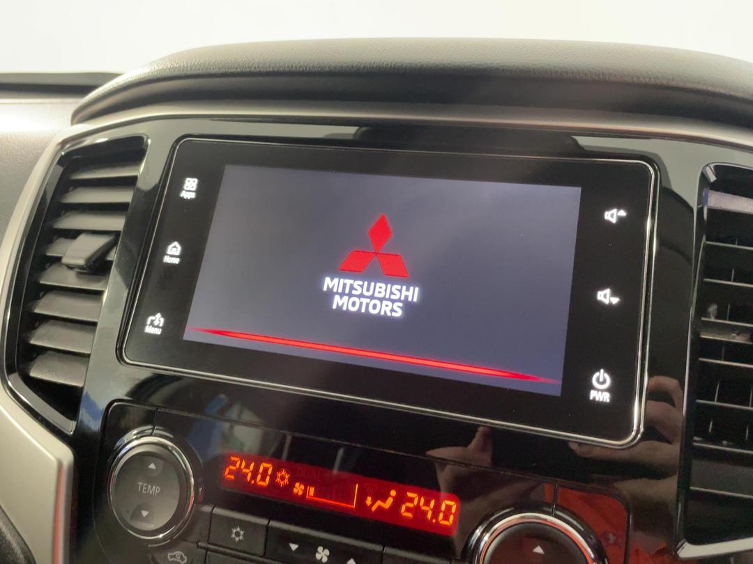 Photo '29' of Mitsubishi Triton