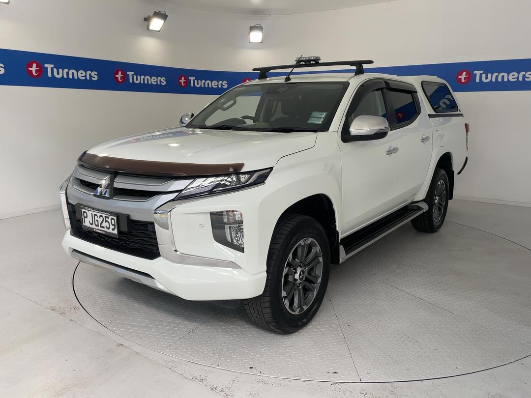 Photo '4' of Mitsubishi Triton