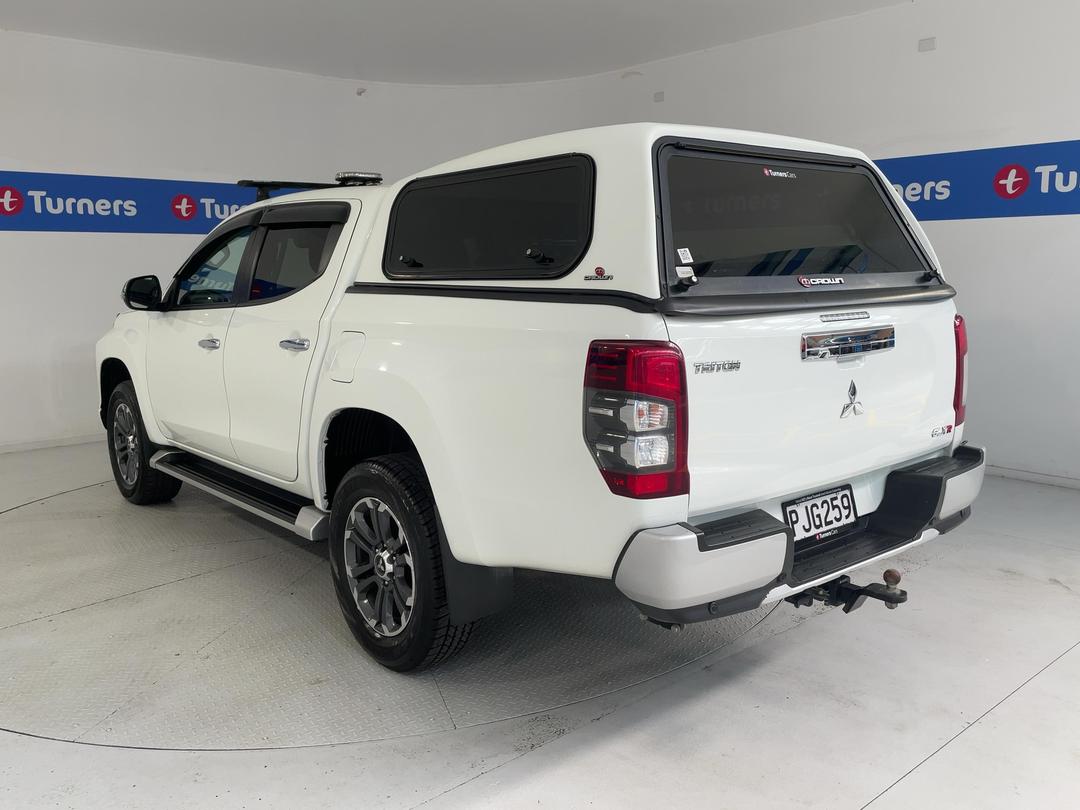 Photo '5' of Mitsubishi Triton