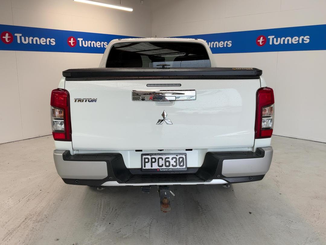 Photo '6' of Mitsubishi Triton