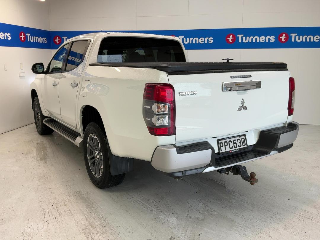 Photo '5' of Mitsubishi Triton