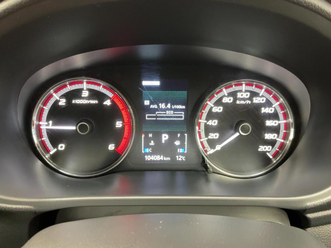 Photo '21' of Mitsubishi Triton