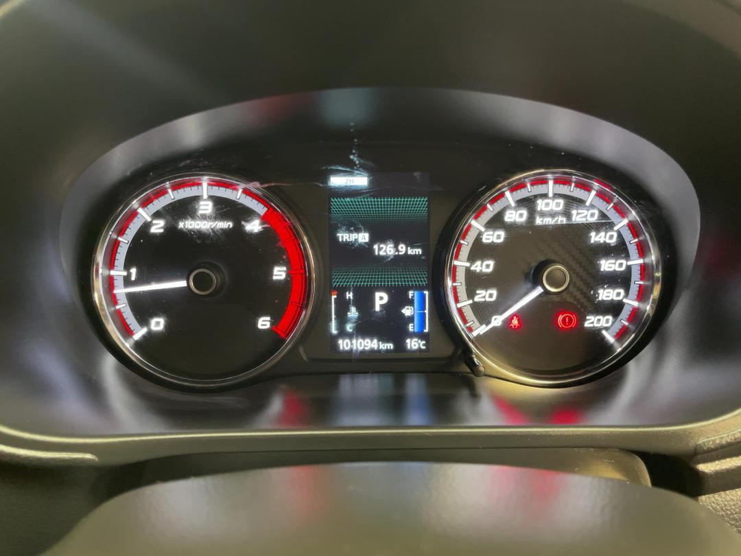 Photo '21' of Mitsubishi Triton