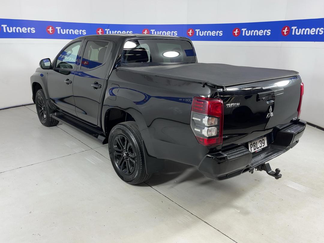Photo '5' of Mitsubishi Triton