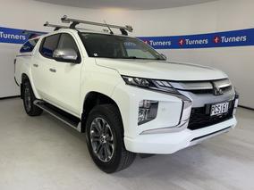 Photo '1' of Mitsubishi Triton