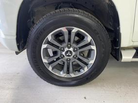 Photo '10' of Mitsubishi Triton