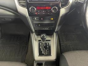 Photo '18' of Mitsubishi Triton