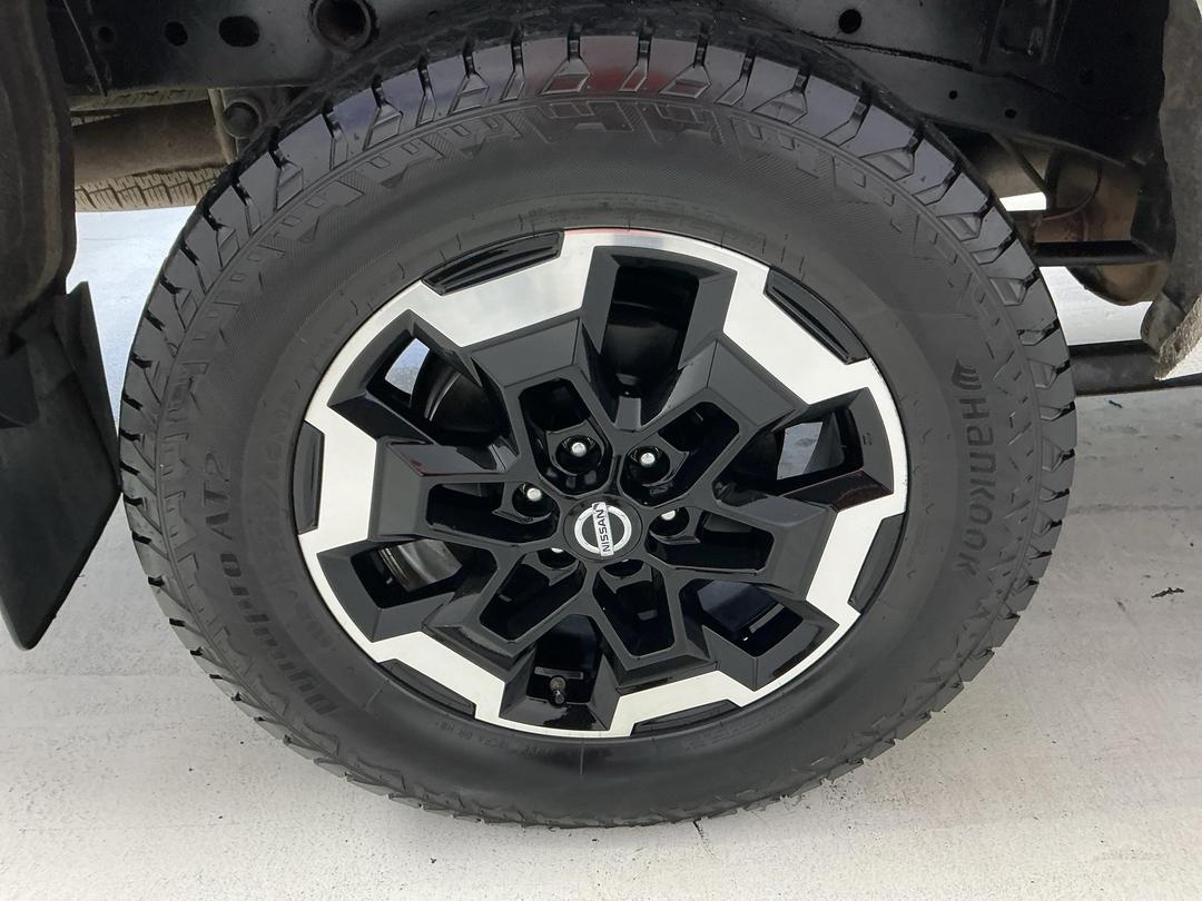 Photo '12' of Nissan Navara