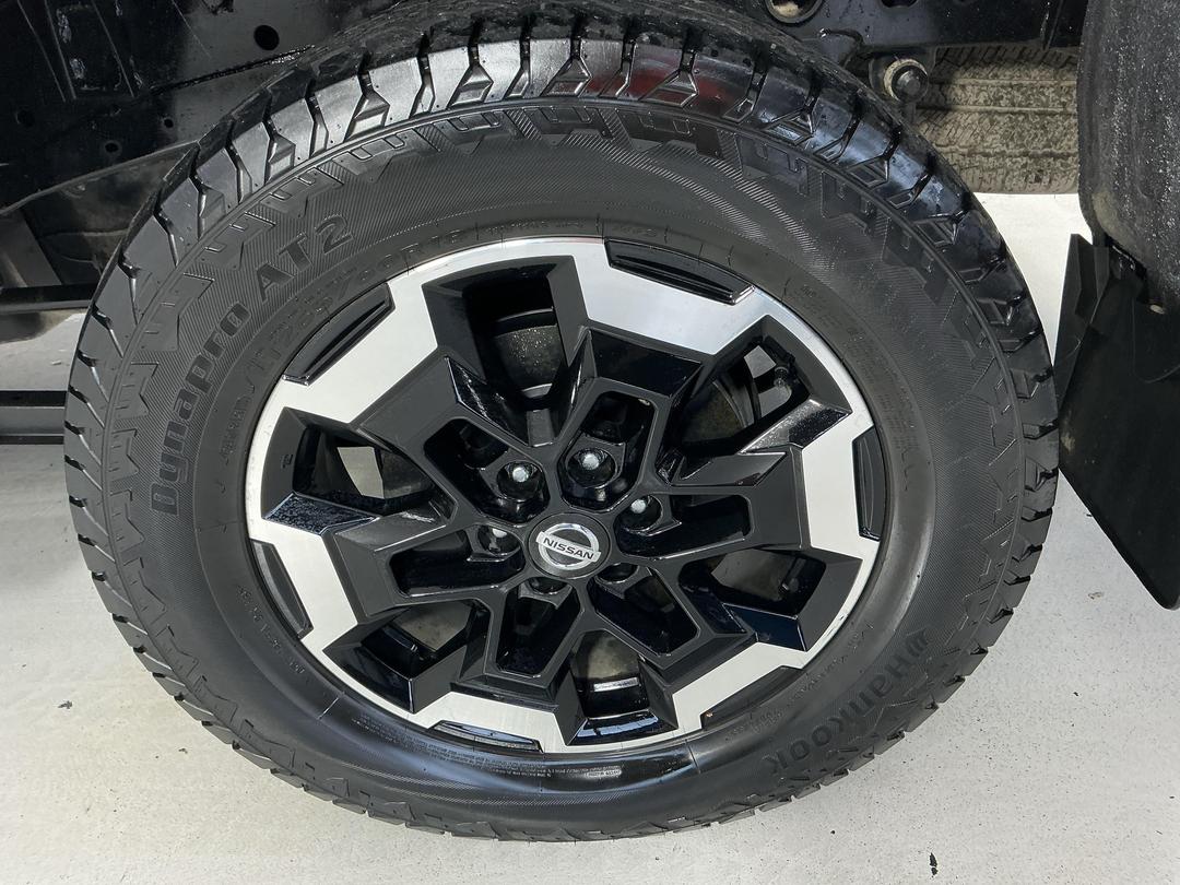 Photo '11' of Nissan Navara