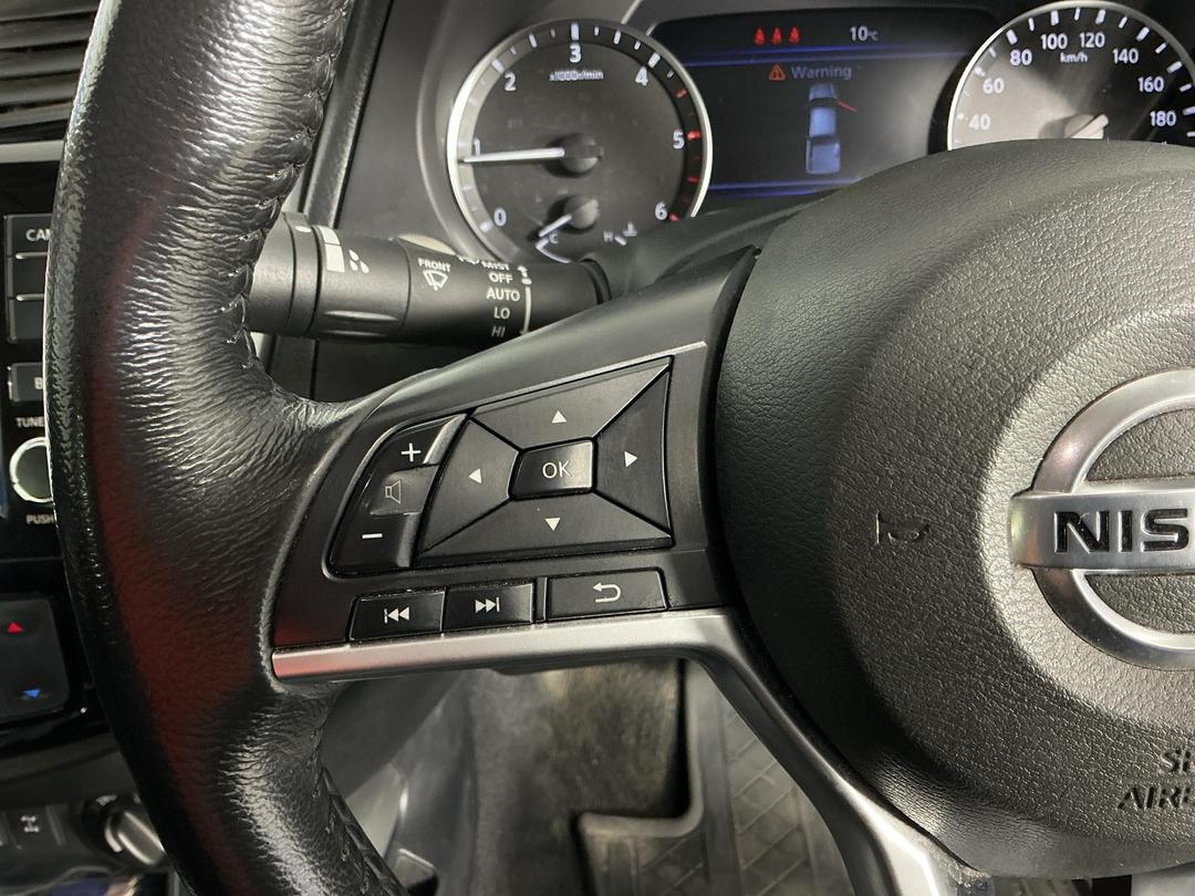 Photo '25' of Nissan Navara