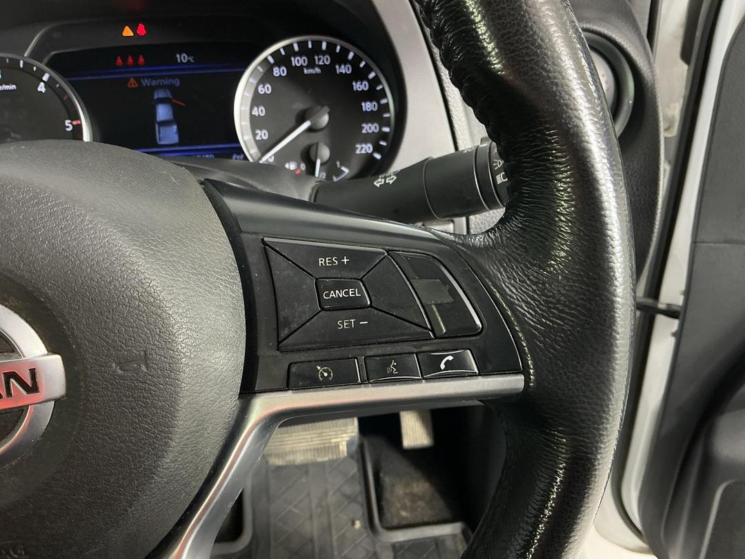 Photo '26' of Nissan Navara