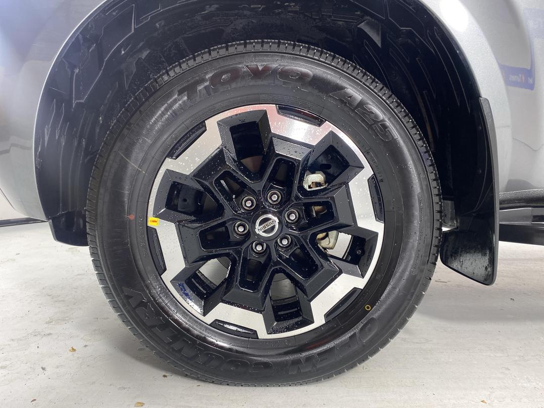 Photo '10' of Nissan Navara