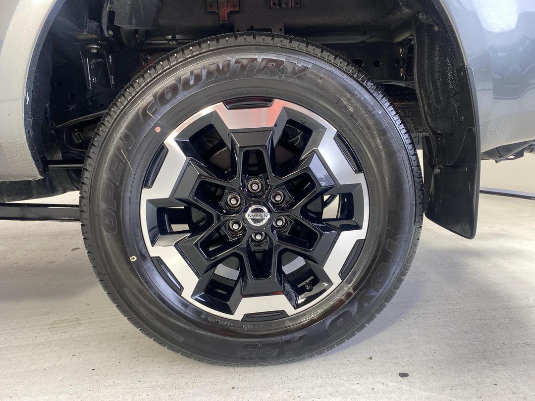 Photo '11' of Nissan Navara