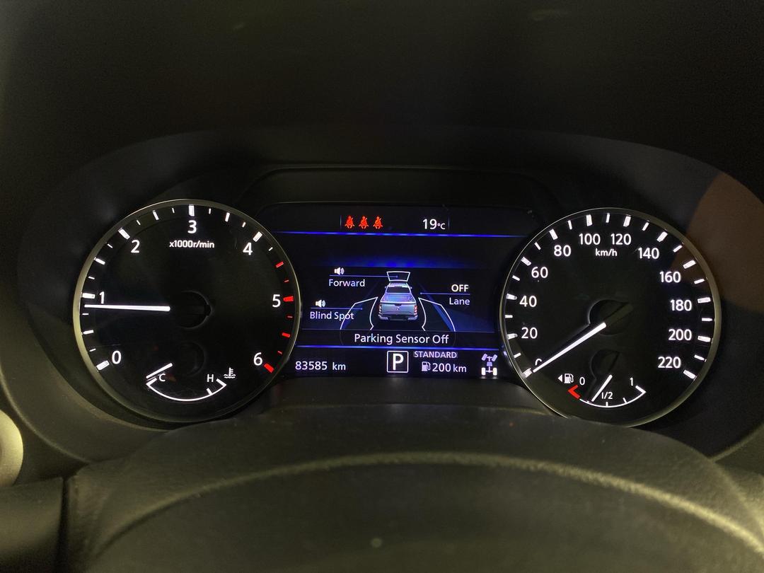 Photo '21' of Nissan Navara