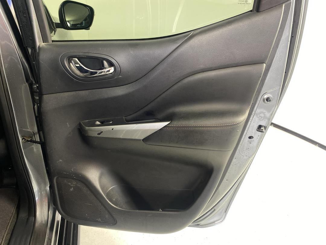 Photo '19' of Nissan Navara