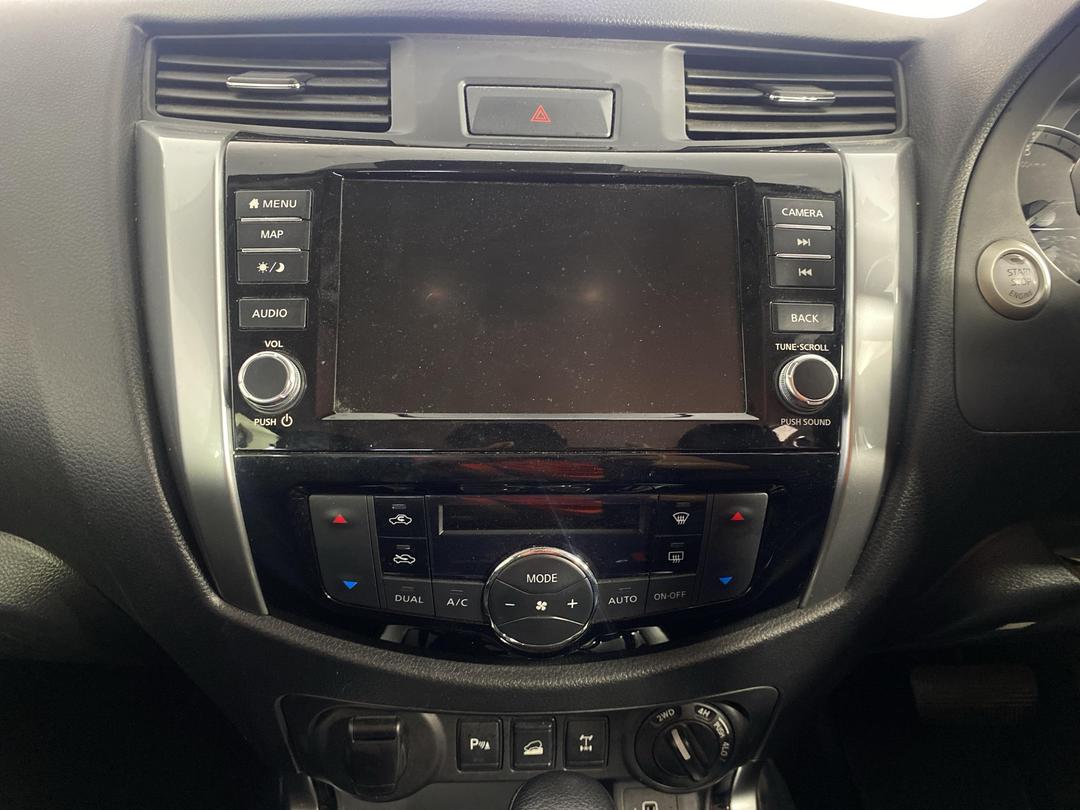 Photo '18' of Nissan Navara