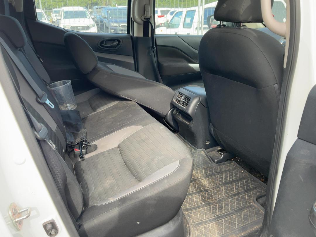 Photo '11' of Nissan Navara SL