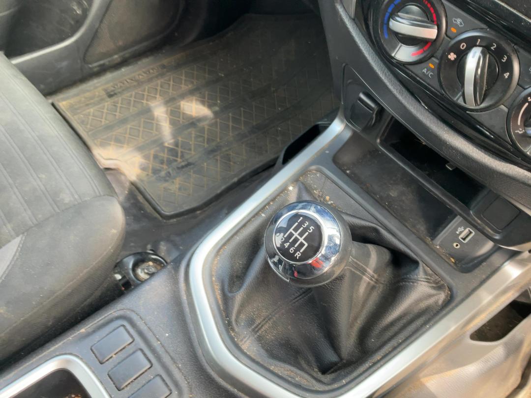 Photo '14' of Nissan Navara SL