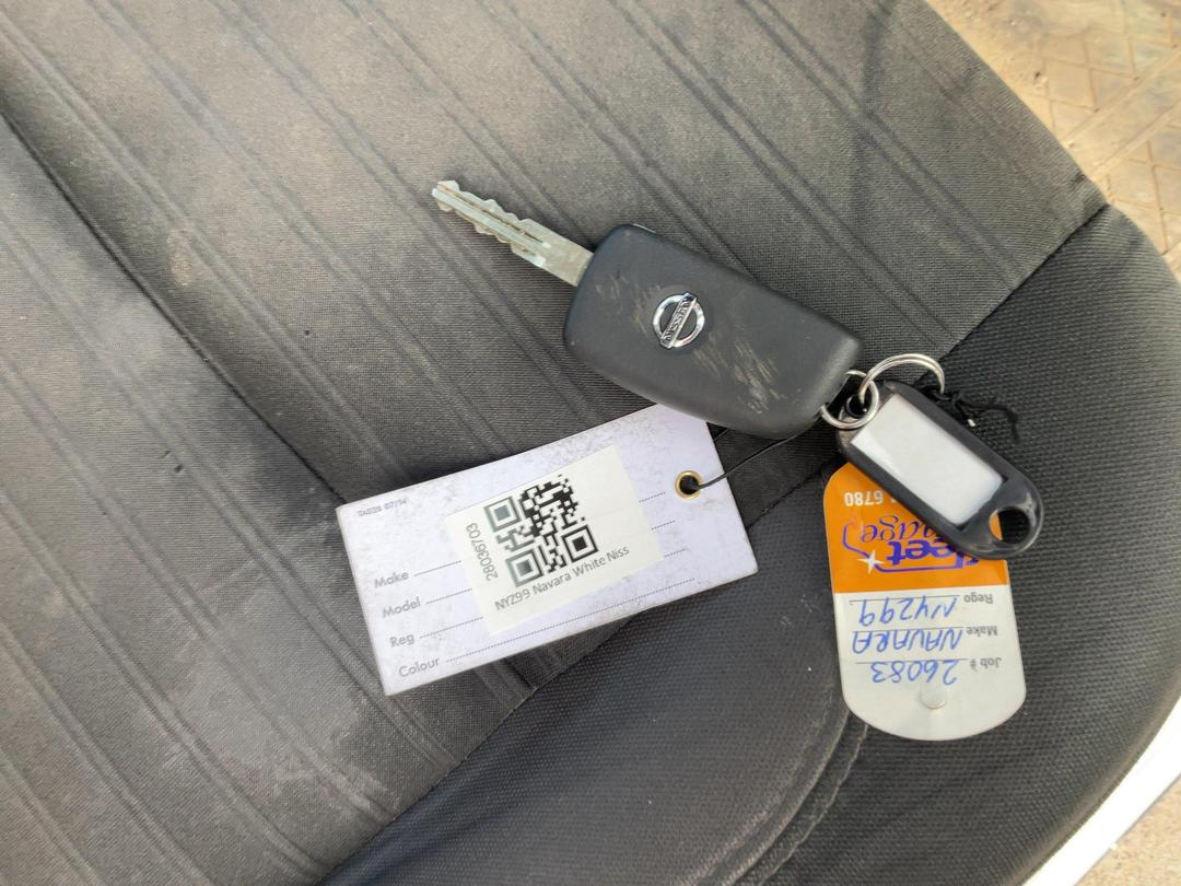 Photo '15' of Nissan Navara SL