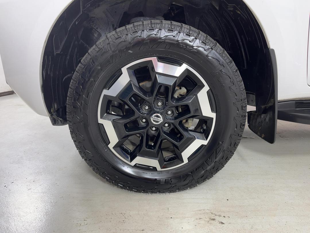 Photo '10' of Nissan Navara