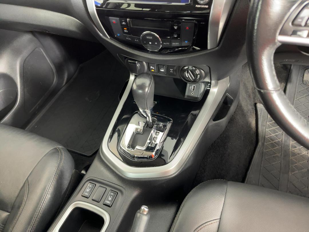 Photo '18' of Nissan Navara