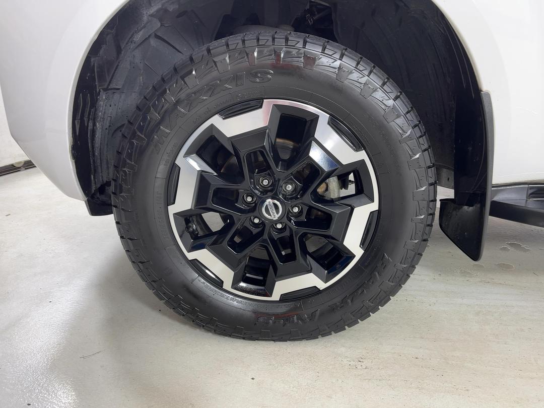 Photo '10' of Nissan Navara