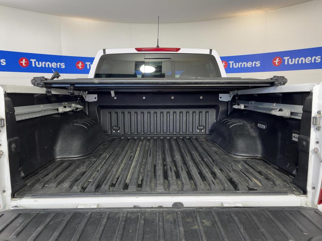 Photo '14' of Nissan Navara