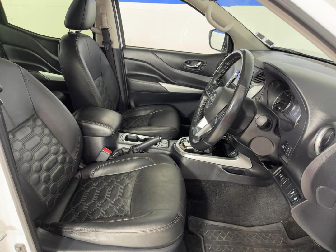 Photo '16' of Nissan Navara