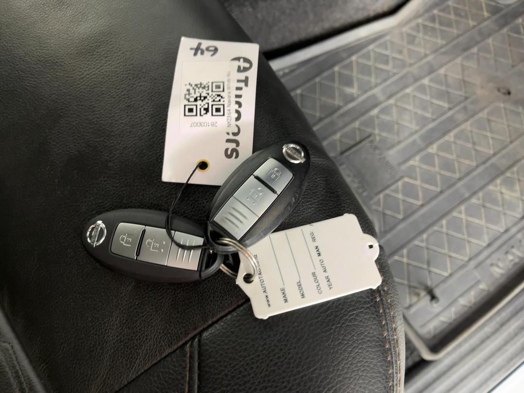 Photo '22' of Nissan Navara