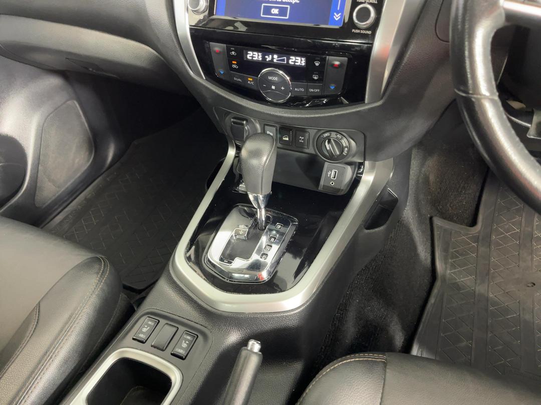 Photo '18' of Nissan Navara