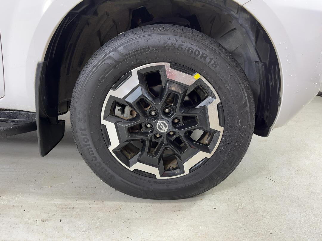 Photo '9' of Nissan Navara