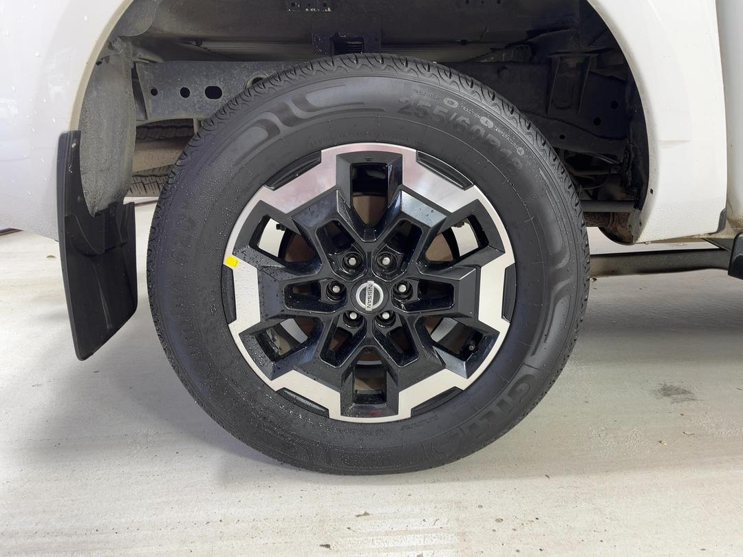 Photo '12' of Nissan Navara