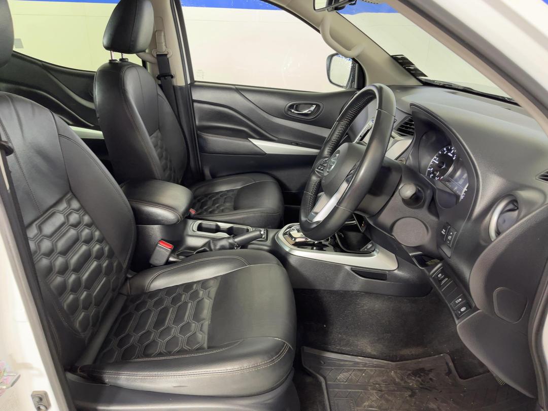 Photo '16' of Nissan Navara