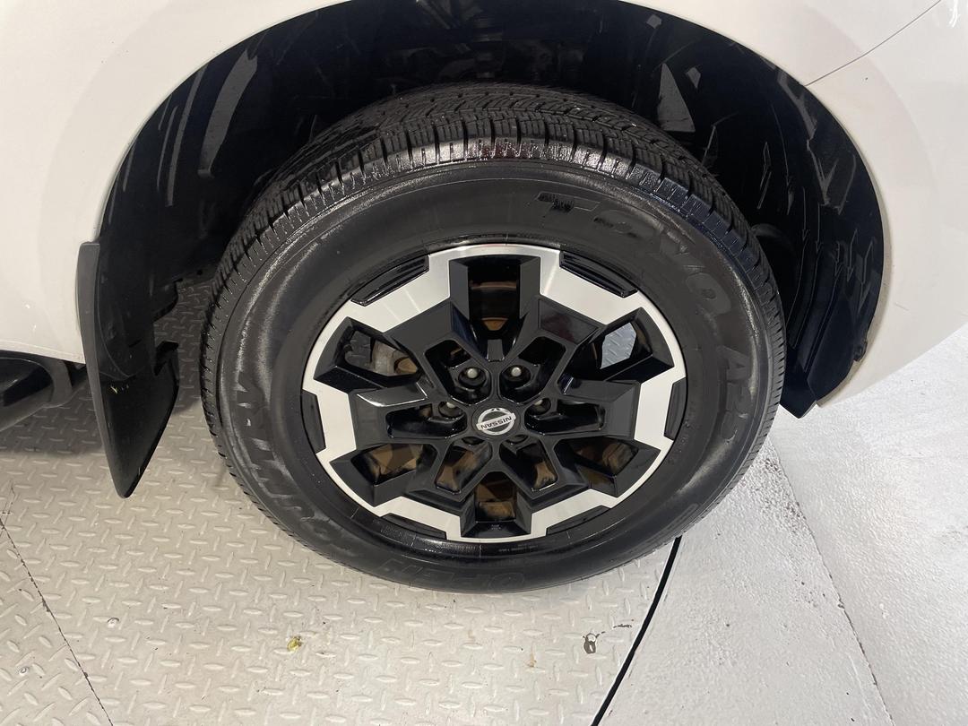 Photo '9' of Nissan Navara