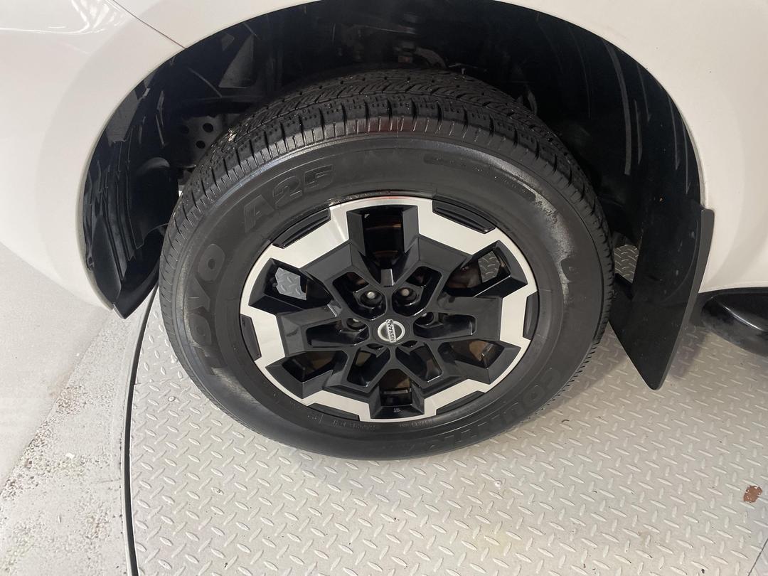 Photo '10' of Nissan Navara