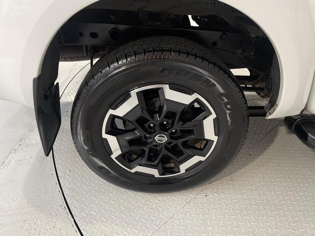 Photo '12' of Nissan Navara