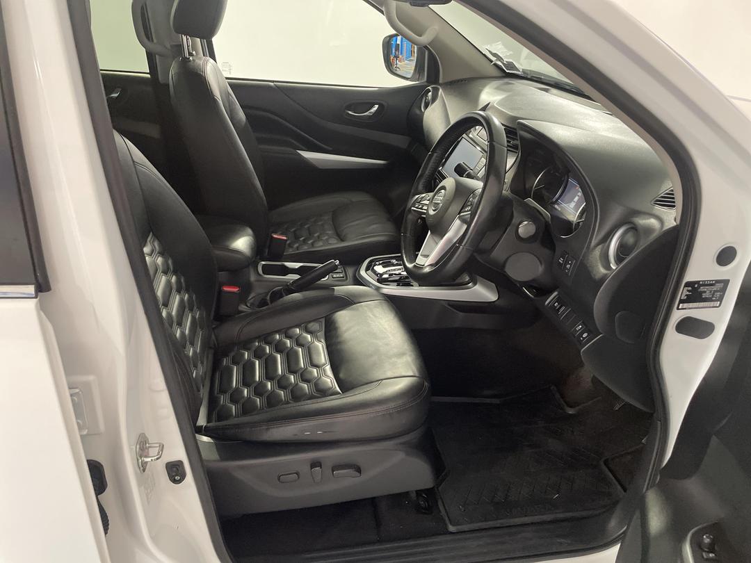 Photo '16' of Nissan Navara