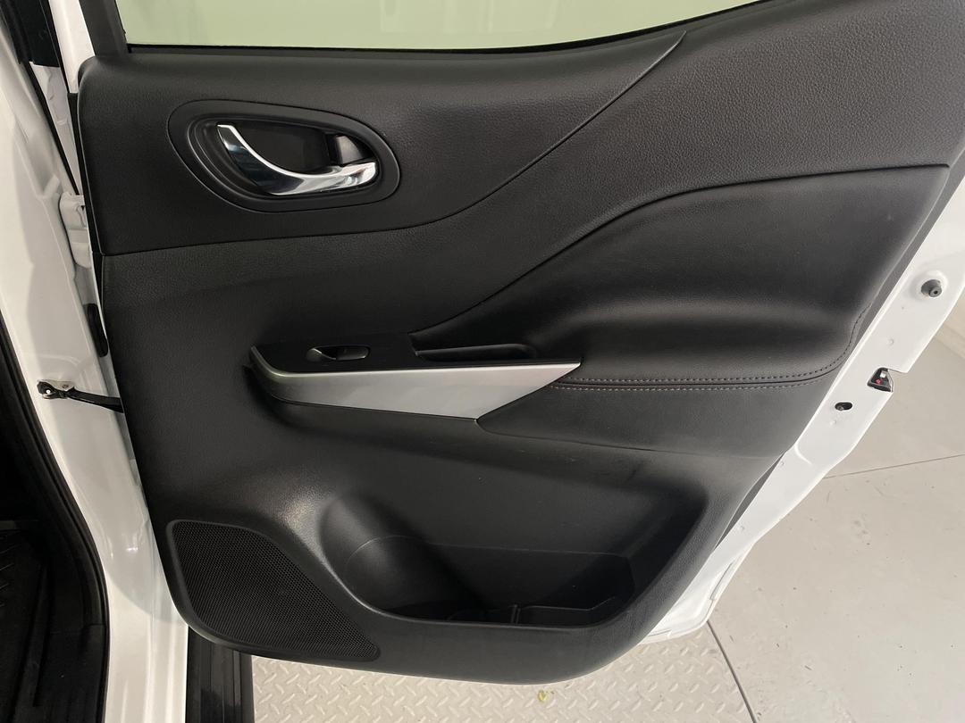 Photo '19' of Nissan Navara