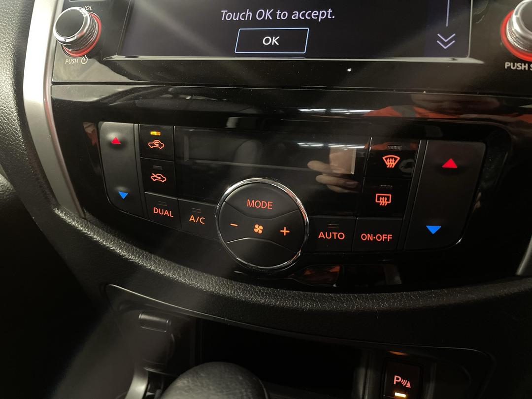 Photo '31' of Nissan Navara