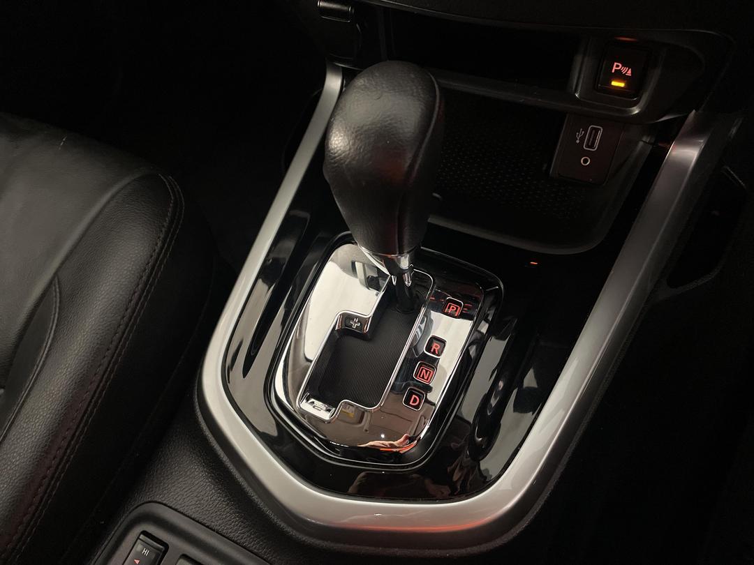 Photo '32' of Nissan Navara