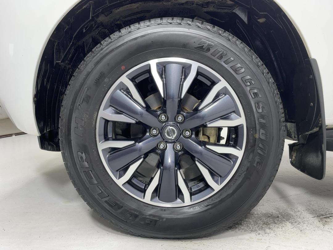 Photo '10' of Nissan Navara